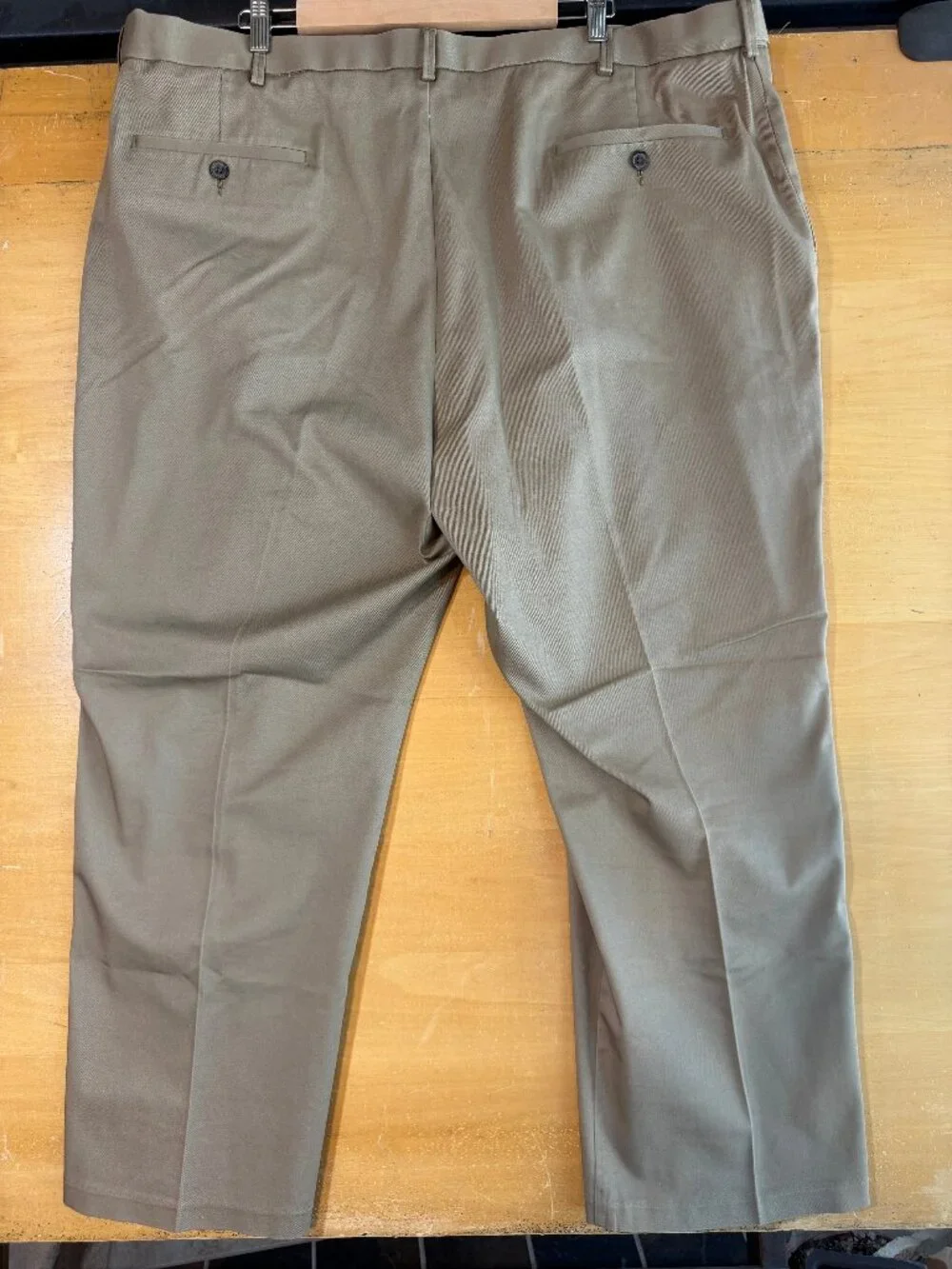 Haggar Classic Fit Premium No Iron Khaki 46X30
